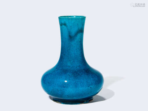 清中期 孔雀蓝釉荸荠瓶