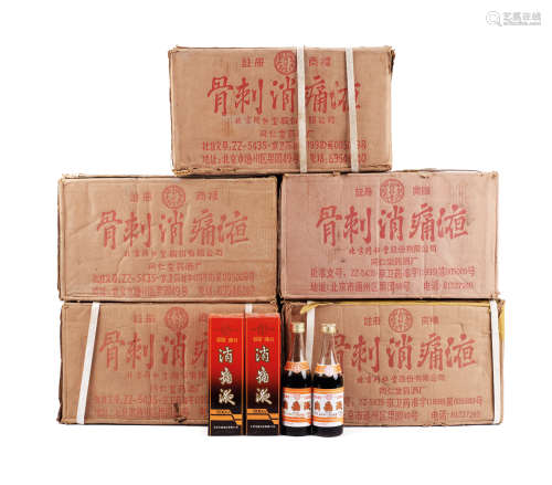 2000年产北京同仁堂骨刺消痛液 5箱120瓶
