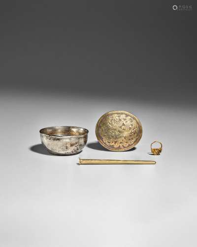 A GROUP OF FOUR SILVER AND GOLD ARTIFACTS Tang - Song dynast...