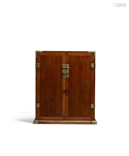 【Y】A RARE HUANGHUALI APOTHECARY CABINET, YAOGUI  Early Qing ...