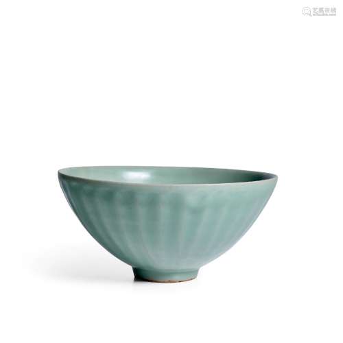 AN EXTREMELY LARGE LONGQUAN CRYSANTHEMUM-PETAL CONICAL BOWL ...