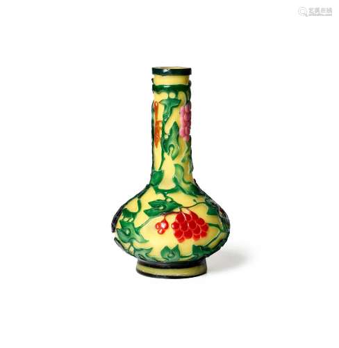 【¤】A MULTI-COLOR OVERLAY OPAQUE YELLOW GLASS BOTTLE VASE  18...