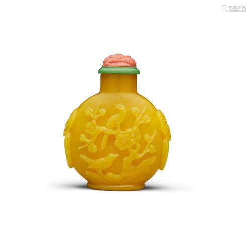 A CARVED YELLOW GLASS 'MAGPIE AND PRUNUS' SNUFF BOTTLE Possi...