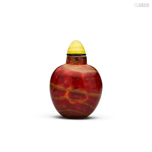 AN IMITATION-REALGAR GLASS SNUFF BOTTLE 1740-1800