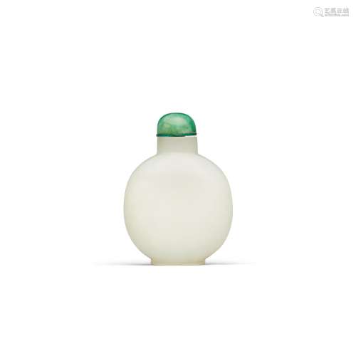 A 'MUTTON FAT' WHITE JADE SNUFF BOTTLE 18th century