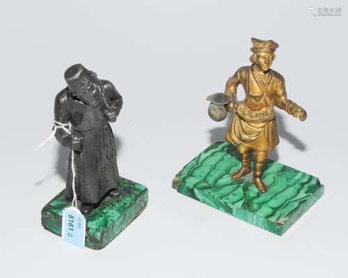 LOT: 2 FIGUREN