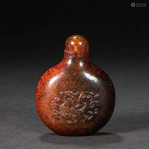 HORNY SNUFF BOTTLE FROM QING DYNASTY IN CHINA