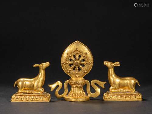 CHINESE QING DYNASTY GILT BRONZE OFFERING SET