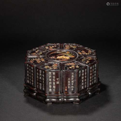 CHINESE RED SANDALWOOD COMPACT BOX FROM QING DYNASTY