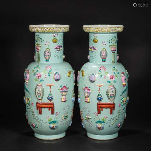 A PAIR OF CHINESE QING DYNASTY PASTEL VASES