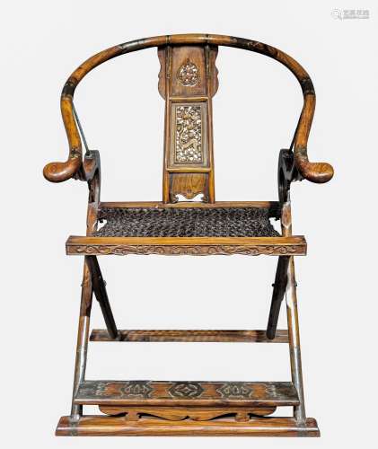 CHINESE QING DYNASTY YELLOW PEAR WOOD CHAIR