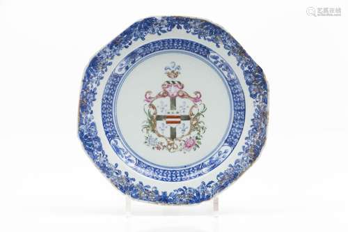 An octagonal plate