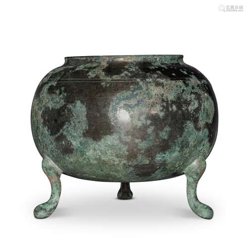 A bronze tripod vessel and ladle, Tang dynasty | 唐 銅弦紋三...