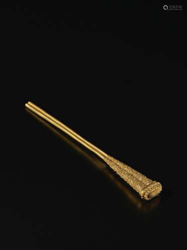 A gold 'floral' hairpin, Southern Song dynasty | 南宋 金鏨花...