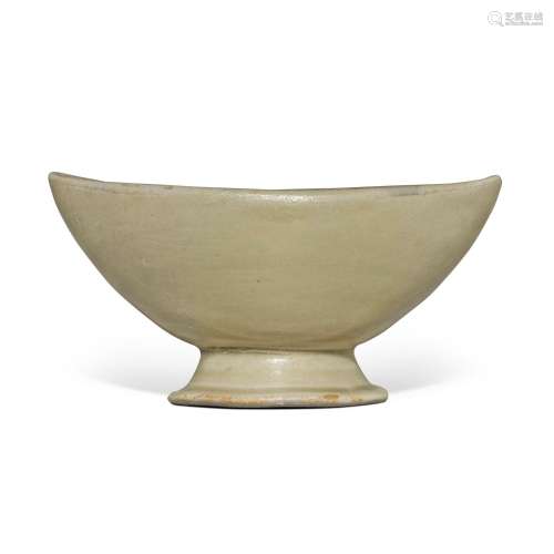 A 'Yue' celadon-glazed stem cup, Tang dynasty / Five Dynasti...