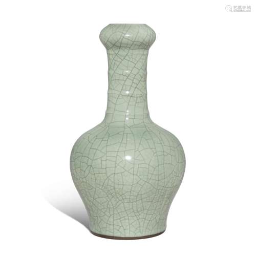 A large Ge-type garlic-mouth vase, Qing dynasty, 18th / 19th...