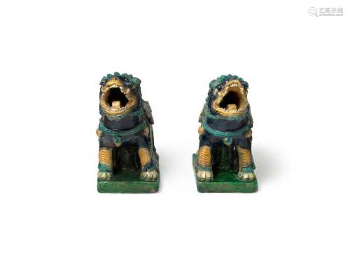 A PAIR OF FAHUA GLAZED TEMPLE LIONS Ming dynasty (1368-1644)