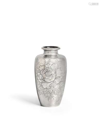 HIROTERU (ACTIVE 20TH CENTURY) A Silver Vase Taisho (1912-19...