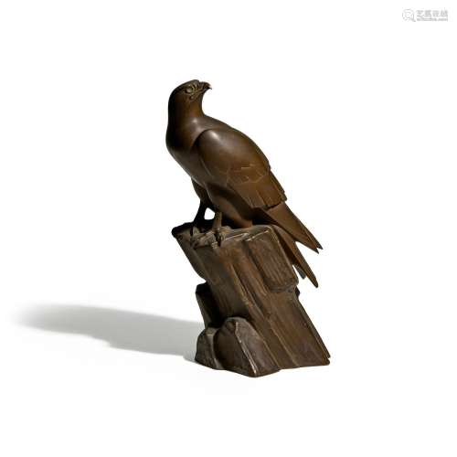 TSUDA SHINOBU (1875-1946) A Bronze Model of a Hawk Showa era...