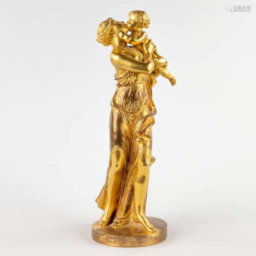 A mother with her child, ormolu gilt bronze. 19th C. (D:12 x...