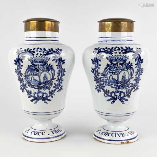 De Twee Scheepjes, A pair of Delft Pharmacy vases with a cop...