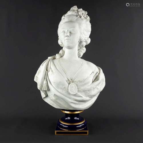 Porcelaine De Paris, a large buste of Marie Antoinette. Bisq...