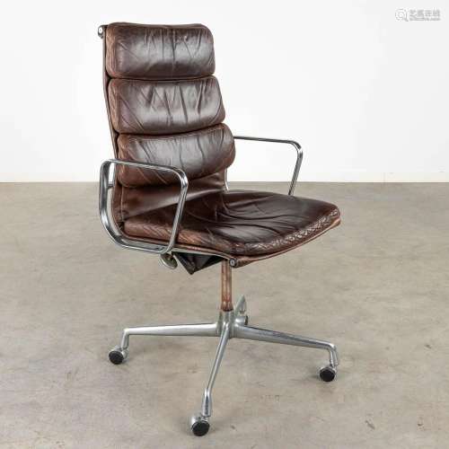 Charles & Ray EAMES (XX-XXI) 'Soft Pad Office Chair' for...