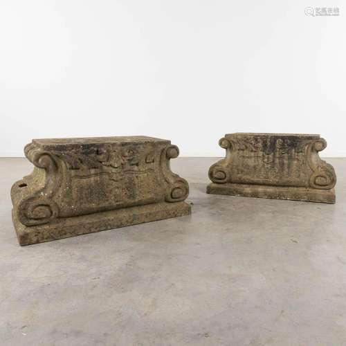A pair of garden pedestals, concrete in Louis XVI style. 20t...