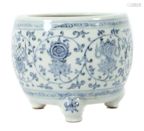 Duftbrenner China, um 1900, Porzellan/blau-weiß Malerei, bau...