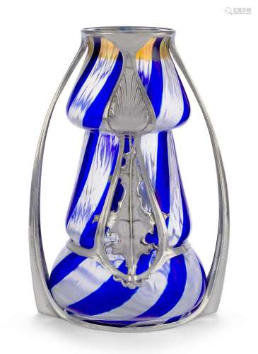 Art Nouveau<br />
<br />
Vase in pewter mount, circa 1925<br...