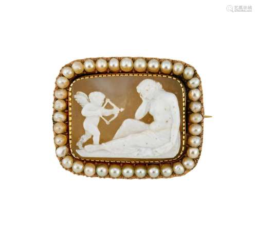A LATE 19TH CENTURY HARDSTONE CAMEO IN ASSOCIATED HALF PEARL...