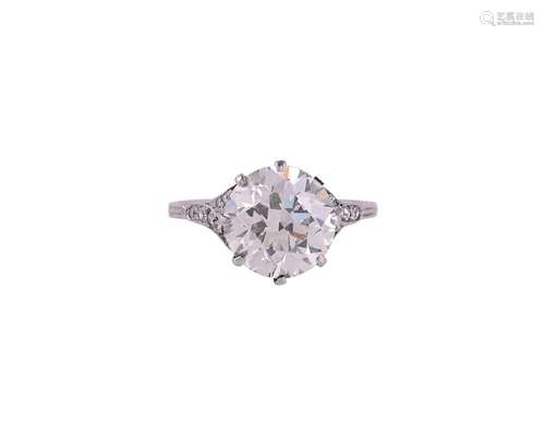 A SINGLE STONE DIAMOND RING