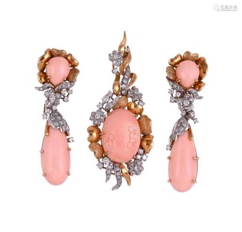 【Y】 A CORAL AND DIAMOND EAR CLIP AND PENDANT SUITE
