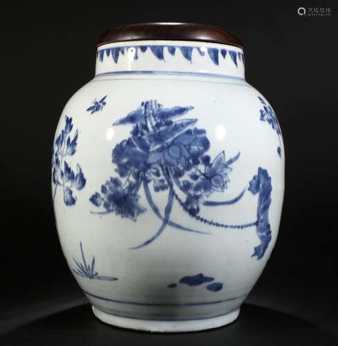 Chongzhen Blue and White Flower Jar