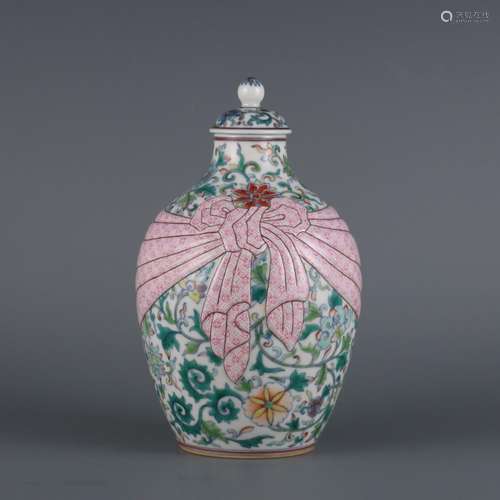 Doucai chrysanthemum pattern streamer lid jar