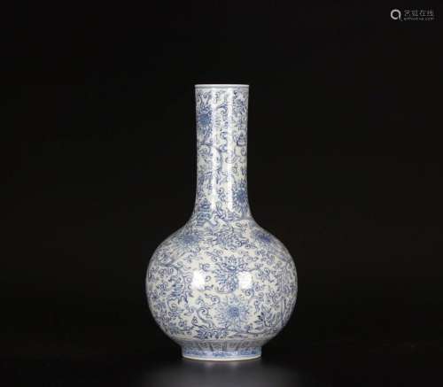 Blue and white celestial vase with light strokes and eight t...