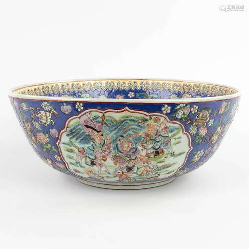 An exceptionally large Chinese Kanton punch bowl. 19th/20th ...