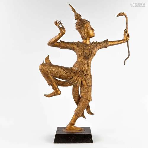 A decoratieve Balinese dancer, gilt metal. 20th C. (W:50 x H...