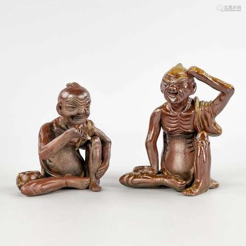 Two Buddha disciples, Arhats, Bizen glazed earthenware. (D:7...