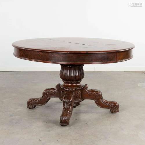 An atique oval table, Lous Philippe. (D:120 x W:139 x H:74 c...
