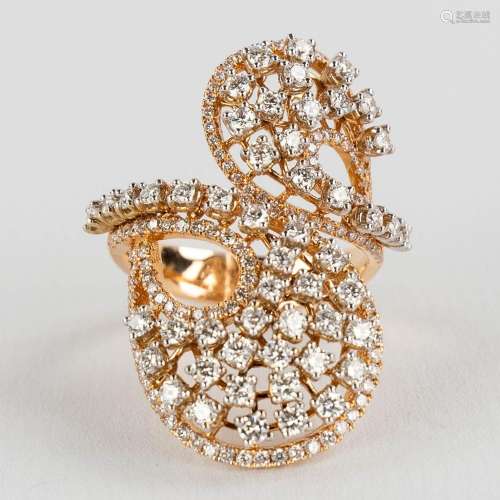 A ring, 18kt yellow gold with brilliants, approximately 2,06...