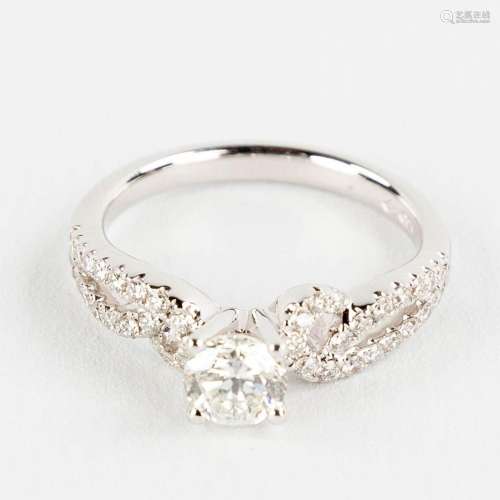 A ring, 18kt white gold with large solitaire diamond, appr. ...