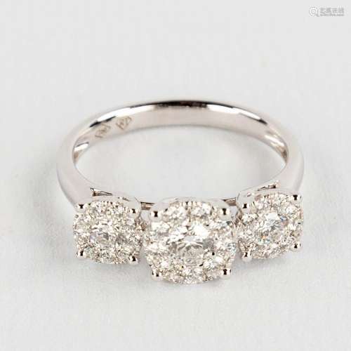 A ring, 18kt white gold with diamonds, approx. 1,02ct, ring ...