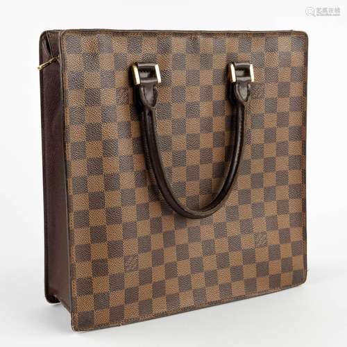 Louis Vuitton, a tote bag made of leather. (W:28 x H:40 cm)