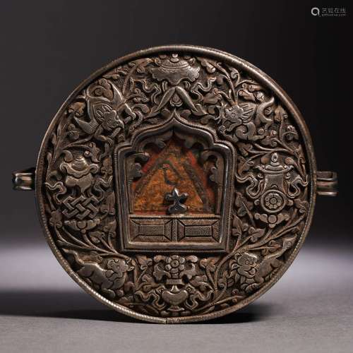 A Tibetan Bronze Amulet Box