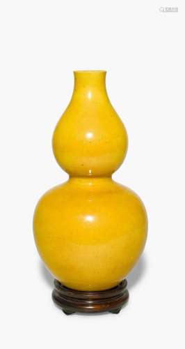 清中期 黄釉葫芦瓶