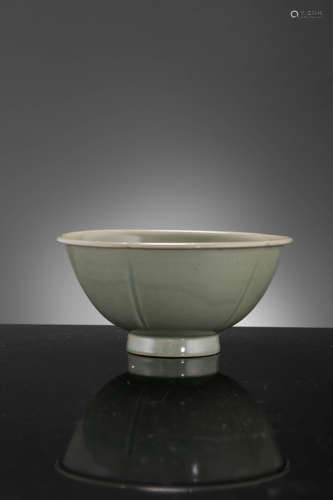 A Longquan Kiln Lingzhi Lobed Bowl