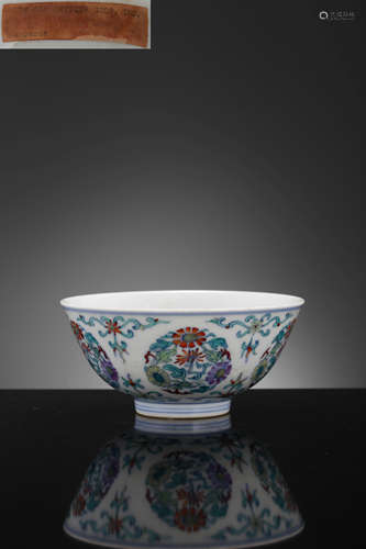 A Doucai Roundel Floral Bowl, Yongzheng Mark