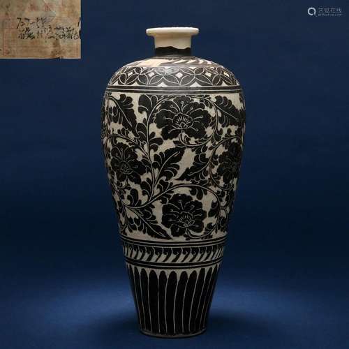 A Chinese Cizhou-ware Vase Meiping