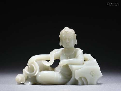 A Carved White Jade Guanyin